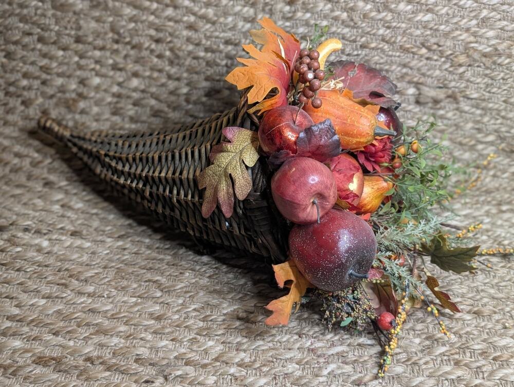 Vintage Wicker Basket Cornucopia Horn THANKSGIVING Harvest Fall Centerpiece
